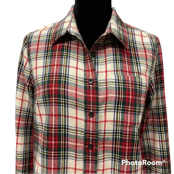 L.L Bean slightly fitted cotton button down plaid flannel shirt - Picture 1 of 10